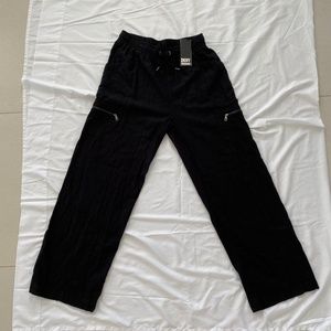 DKNY Women's Zip Pocket Black Cargo Pants Sz Medium NWT